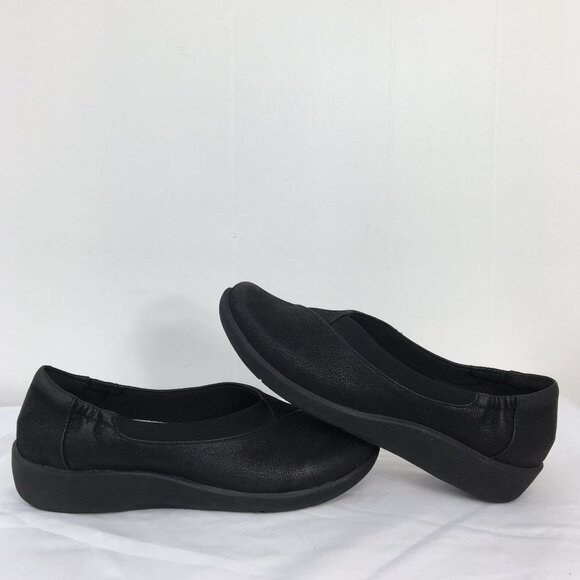Cloudsteppers by Clarks Women's Black Slip On Loafers Size 7 GREAT Condition - Picture 3 of 8